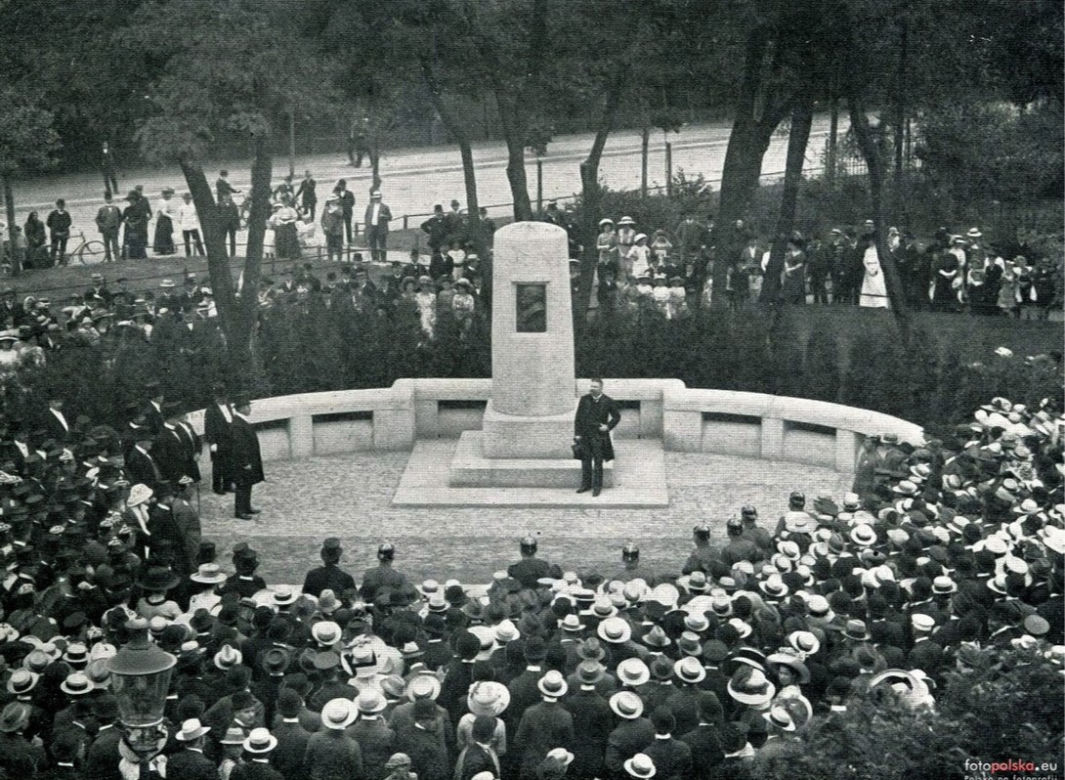 TO zaginęło w 1945 r.! Monument Bismarcka na Opolu Wschodnim [ZDJĘCIA]