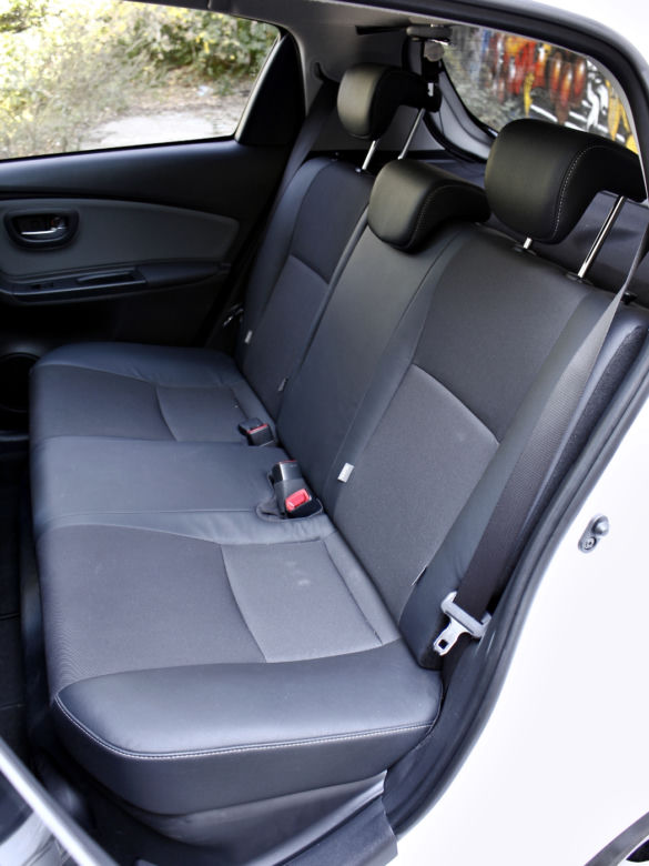 Toyota Yaris Hybrid lifting 2014