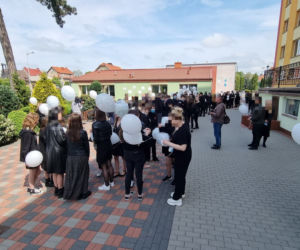 Koledzy żegnają swoją Madzię. Cześć Jej pamięci!. Łzy, rozpacz i niezrozumienie. Nie tak miał wyglądać koniec roku szkolnego [ZDJĘCIA]