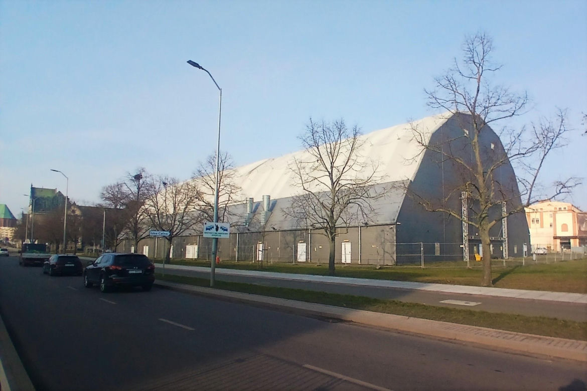 Namiot przy ul. Energetyków wciąż nie został rozebrany