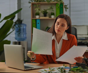 Tyle można zarobić w stołecznym ratuszu. Niektórzy mają wypłatę wyższą niż Trzaskowski!