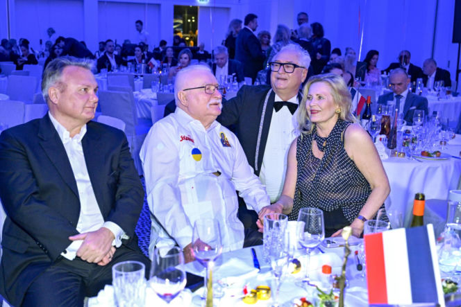 Wałęsa, Doda i Najman z żoną na gali "Osobowości i Sukcesy"