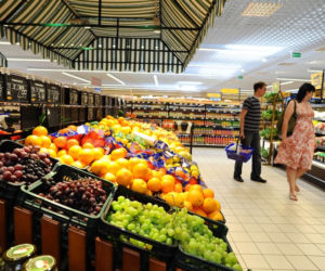 sklep, supermarket, stoisko w warzywami