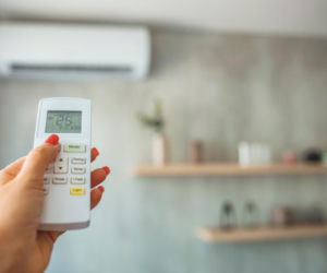 Klimatyzacja w mieszkaniu – ile prądu zużywa podczas upałów?