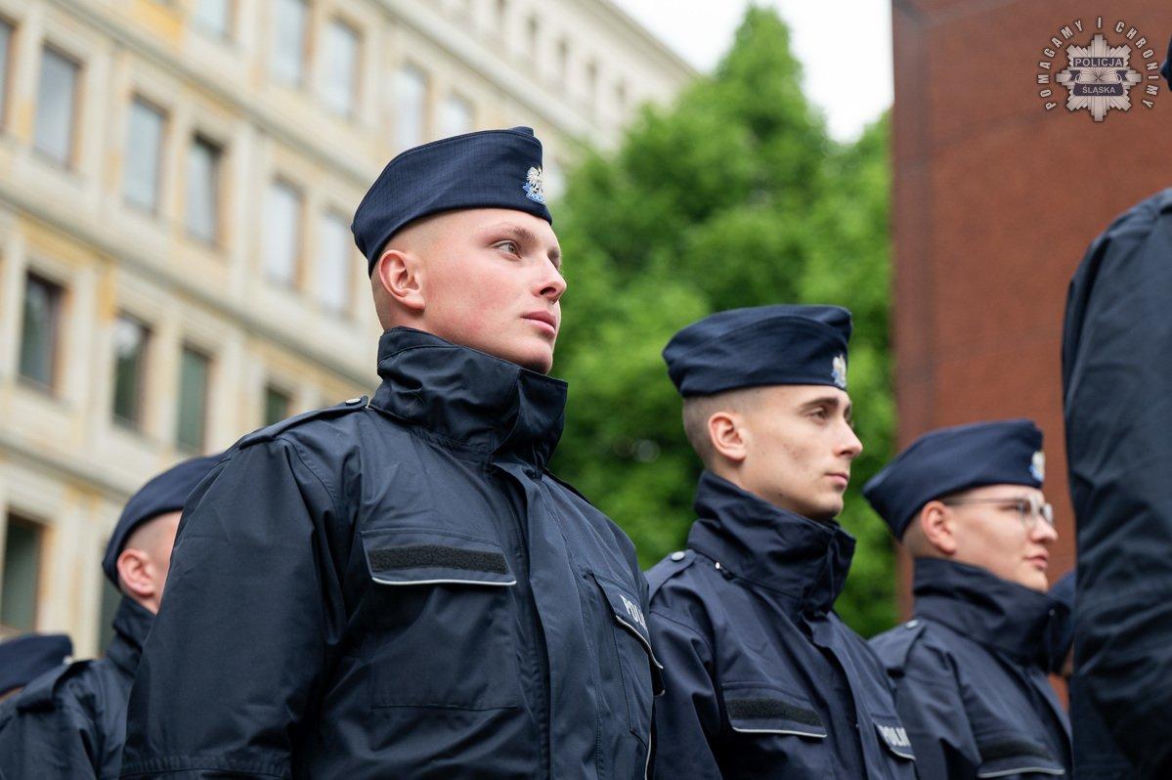 Policjantki i policjanci złożyli ślubowanie. 126 funkcjonariuszy zasiliło śląski garnizon