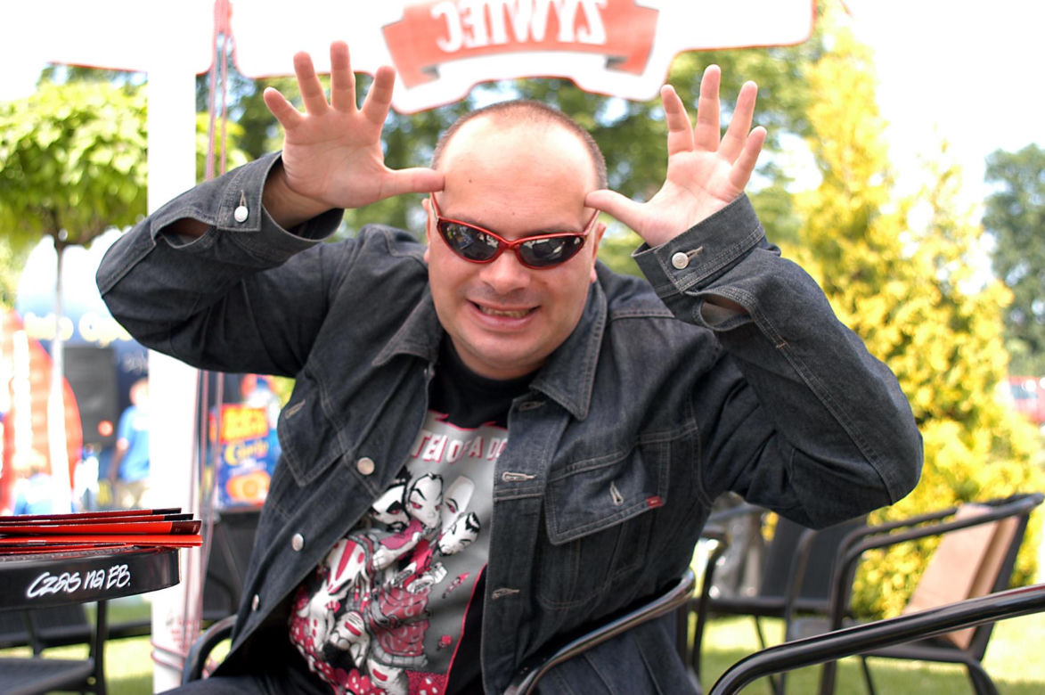 Krzysztof Skiba i jego wizerunek na przestrzeni lat. Tak zmieniał się lider Big Cyca