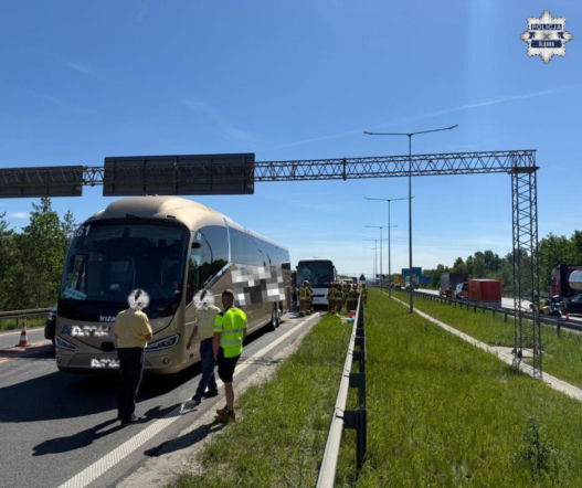 Wielki korek i akcja ratunkowa na A4. W autokarach były głównie dzieci