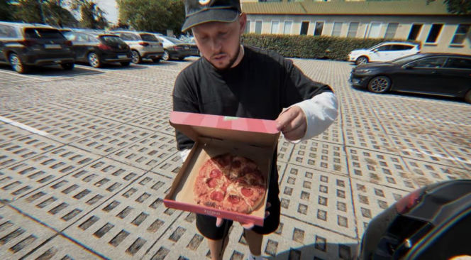 Książulo i pizza z Żabki