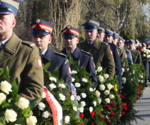 Obchody 16. rocznicy katastrofy smoleńskiej. Powązki