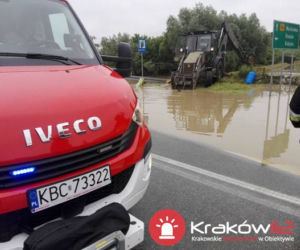 Małopolska: alarmy przeciwpowodziowe, podtopienia, nieprzejezdne drogi