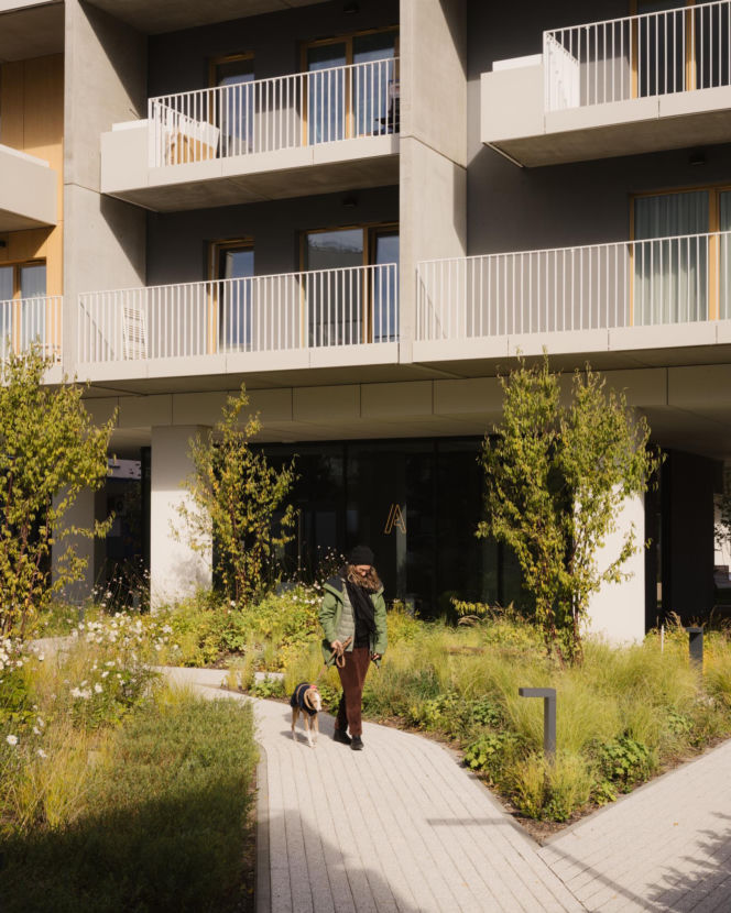 Kolejowa 19 w Warszawie, RISKARCH