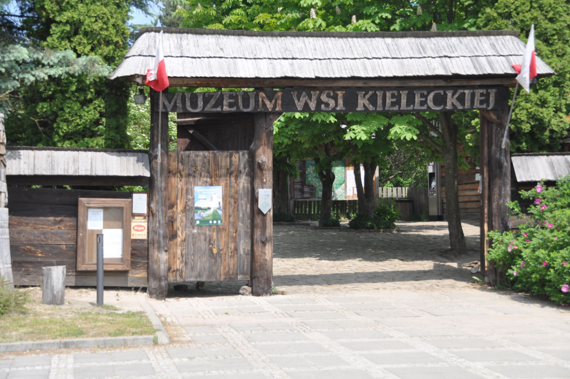 13. Park Etnograficzny w Tokarni
