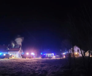 Dwie osoby zginęły w pożarze! Wielka tragedia pod Bartoszycami [ZDJĘCIA]