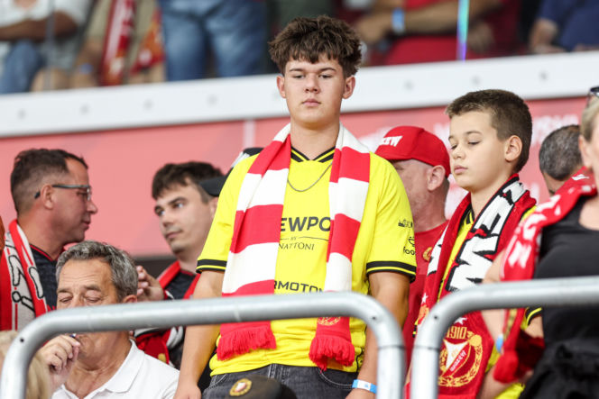 Widzew Łódź - Lech Poznań: Zdjęcia kibiców z meczu 6. kolejki PKO BP Ekstraklasy