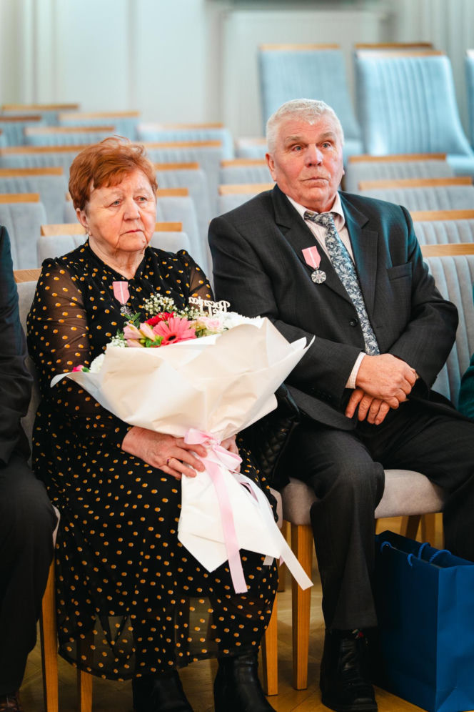 Złoty Gody par małżeńskich w Siedlcach - wręczenie pamiątkowych medali