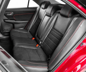 Toyota Camry 2015 w nowym odważnym stylu