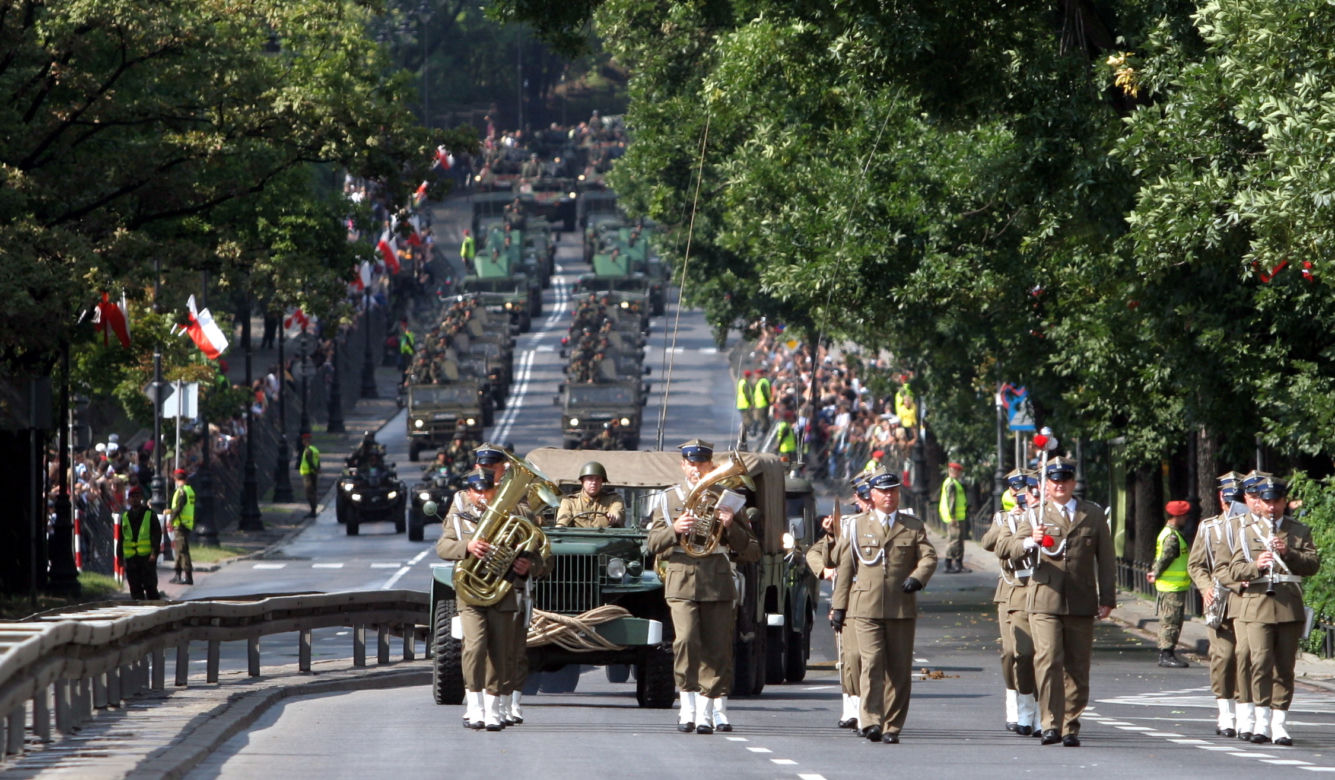 Defilada wojsk w Warszawie