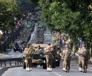 Defilada wojsk w Warszawie