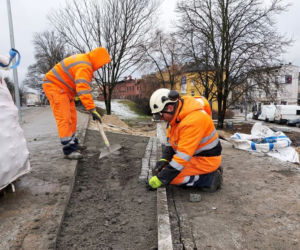 Trwają prace na ul. Kujawskiej. Archeolodzy znaleźli kolejne artefakty na Zbożowym Rynku
