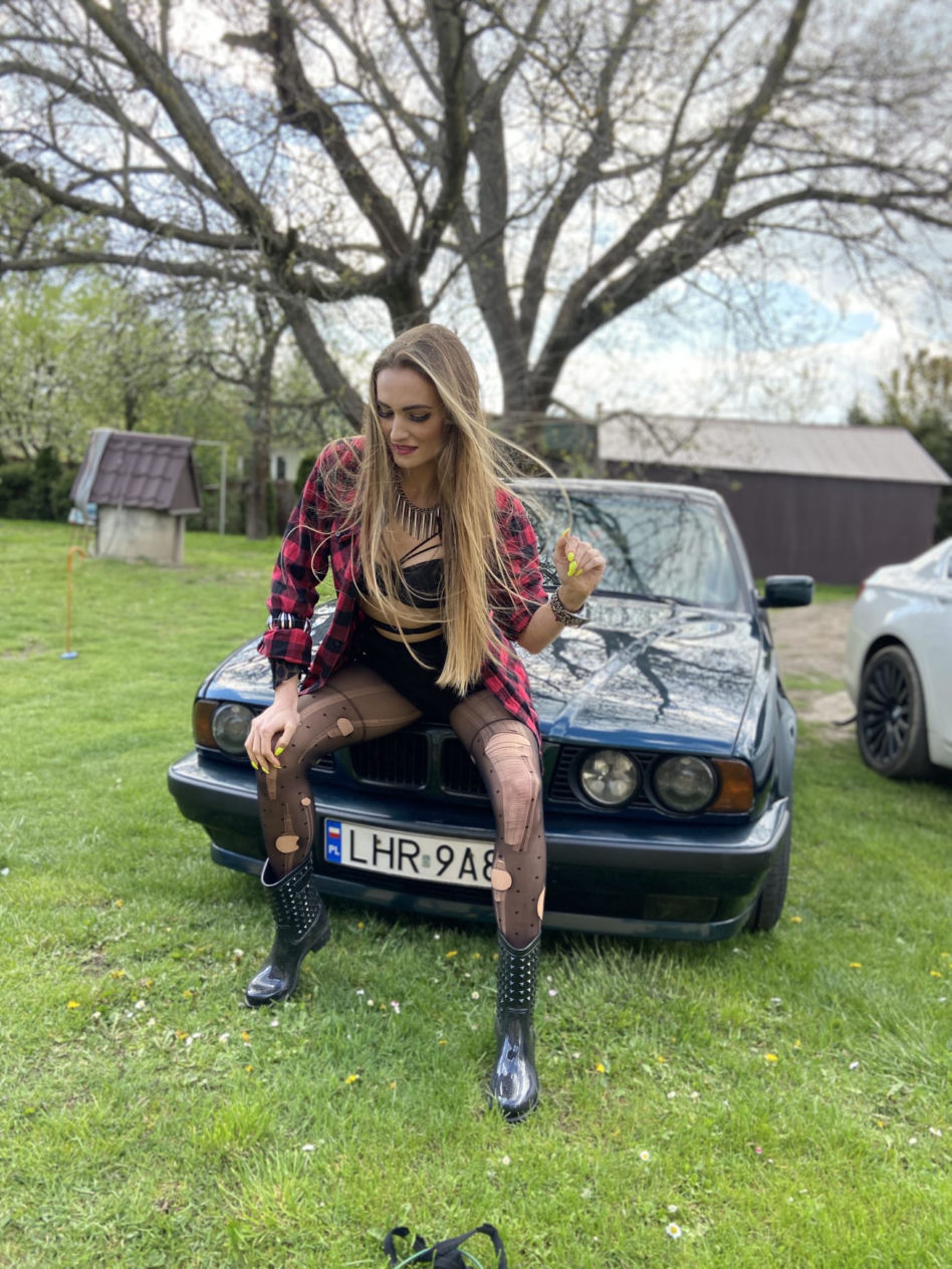 Paulina z "Energy Girls" kusi partnera seksownym tańcem