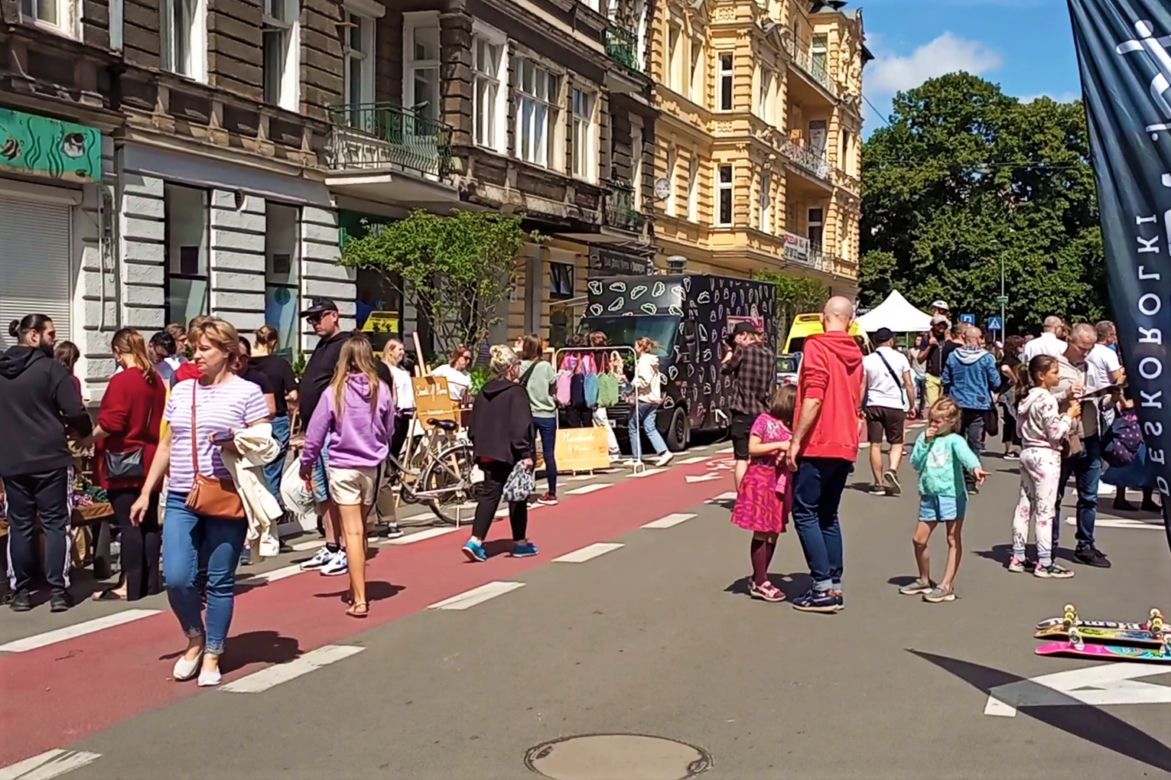 "Rajski dzień" na ulicy Rayskiego