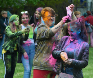 Lublin „wybuchł” kolorami. Holi Festival nad Zalewem Zemborzyckim