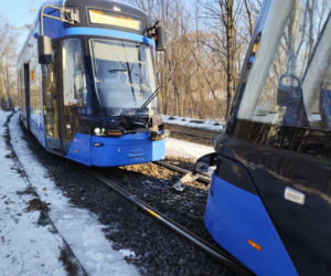 Kraksa tramwajów w Krakowie! Są ranni, utrudnienia komunikacyjne. Sprawdź zmienione trasy