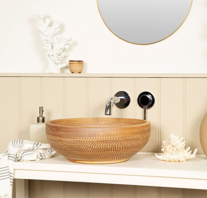 Łazienka w stylu boho. Jak ją urządzić? Wybieramy płytki, ceramikę, meble, dodatki