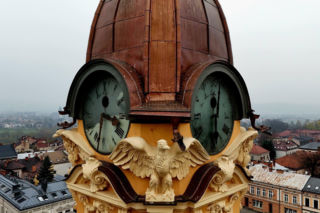 Słynny sądecki zegar znowu zatrzymał się. Znamy powód! 