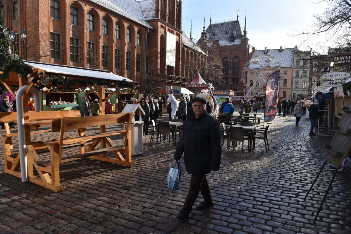 Toruński Jarmark Bożonarodzeniowy 2023. Pierwszy dzień świątecznego jarmarku na zdjęciach