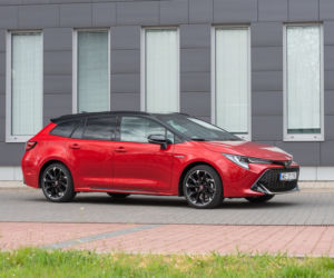 Toyota Corolla TS Kombi GR Sport 2.0 Hybrid 180 KM e-CVT 
