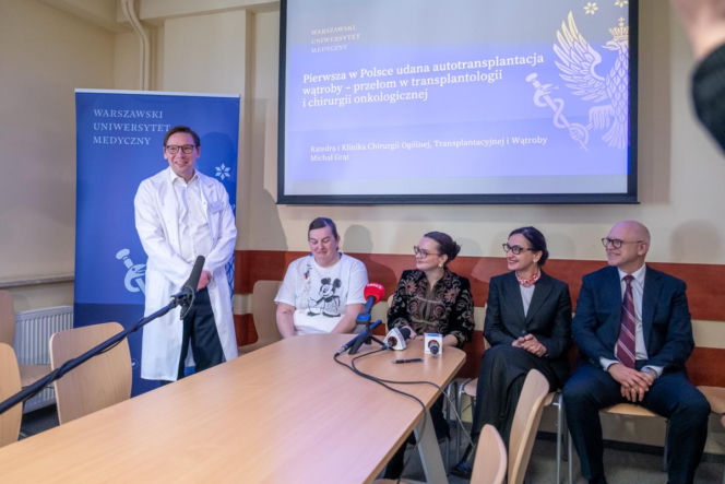 Lekarze WUM usunęli gigantycznego raka wątroby