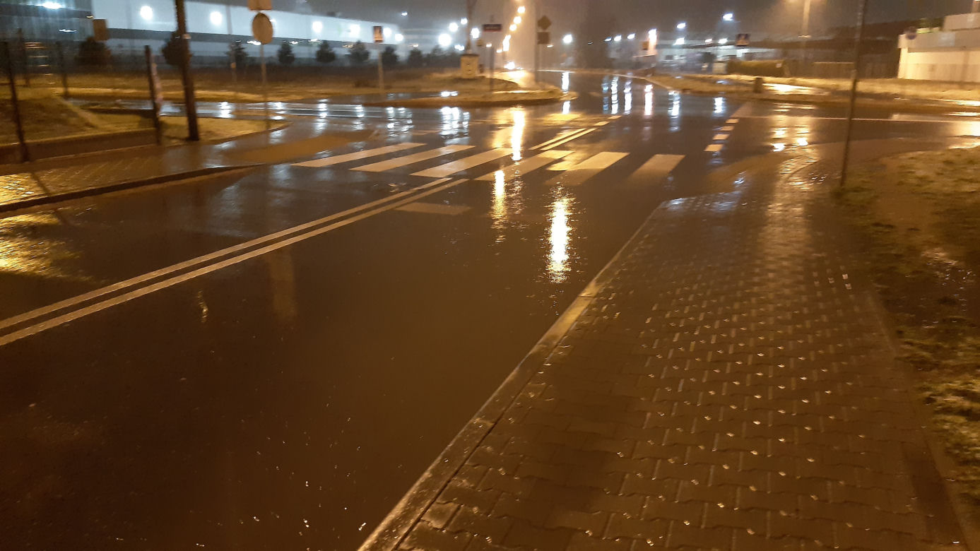 Zalana ulica Daniszewska w Warszawie
