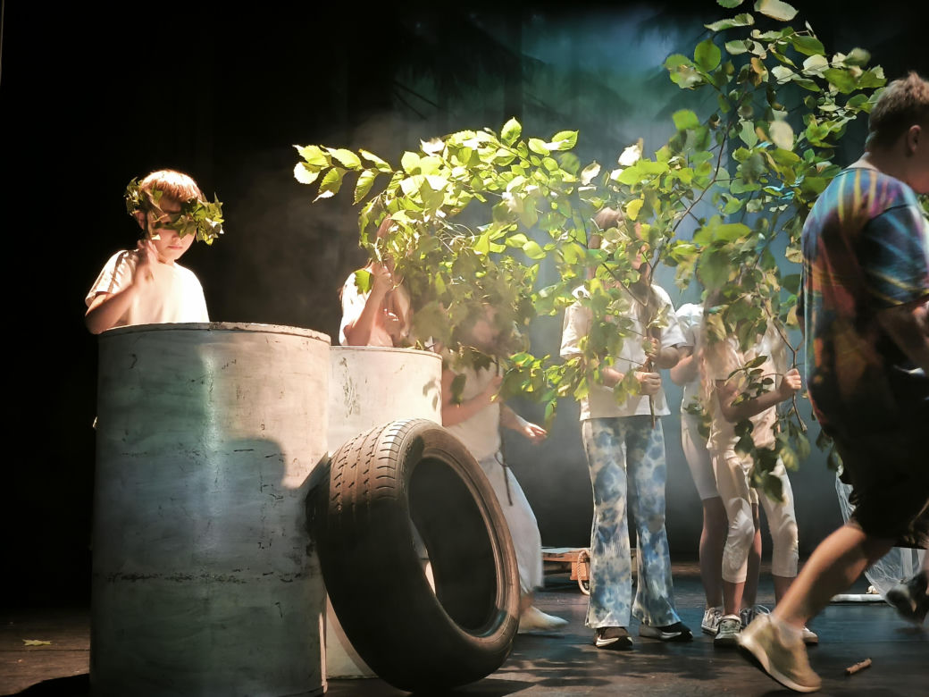 Spektakl na zakończenie warsztatów teatralnych w Teatrze Miejskim w Lesznie 