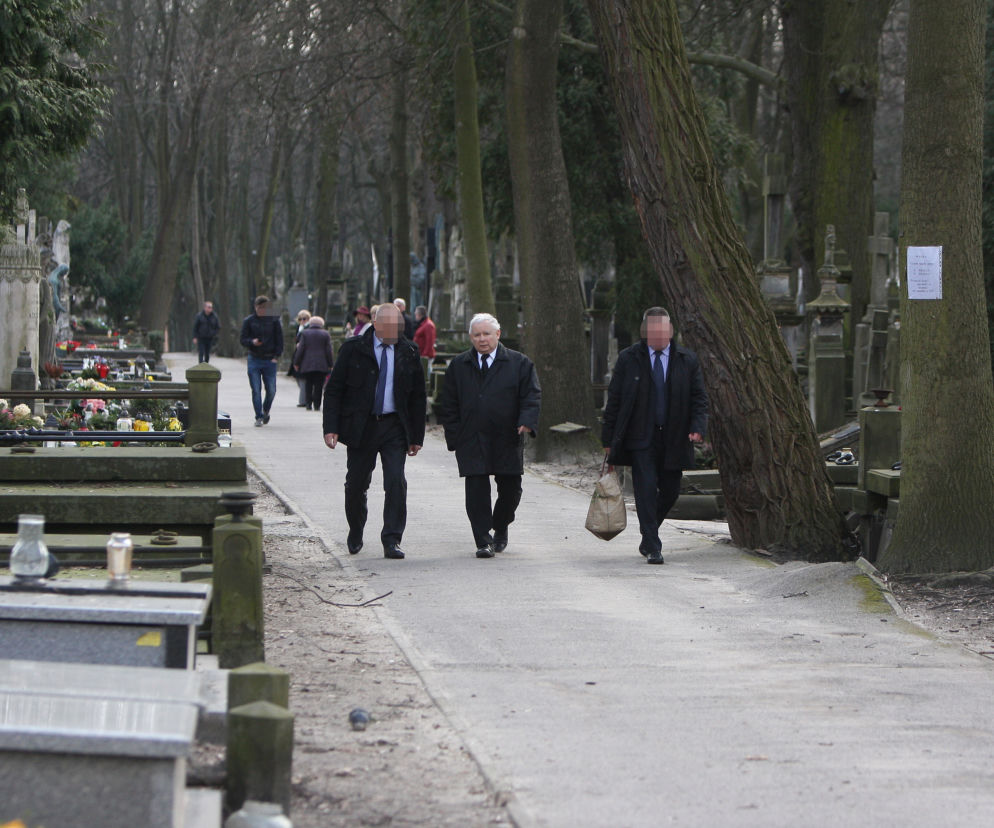 KACZYŃSKI NA CMENTARZU.