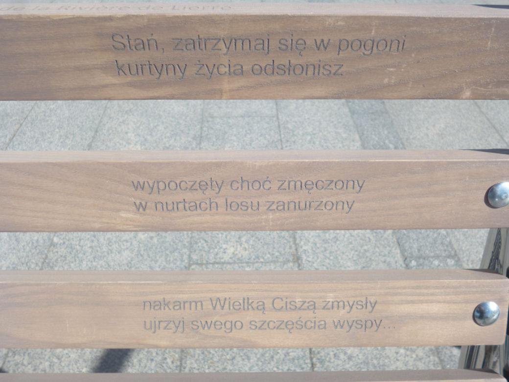 "Ławeczki nad bluszczową rzeką"