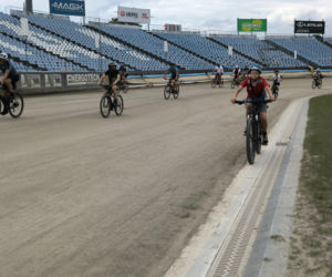 Rowerowa Stolica Polski - kręcili kilometry na stadionie w Lesznie