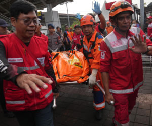 Indonezja/ Do 14 wzrosła liczba ofiar śmiertelnych kolizji pociągów, 84 osoby ranne