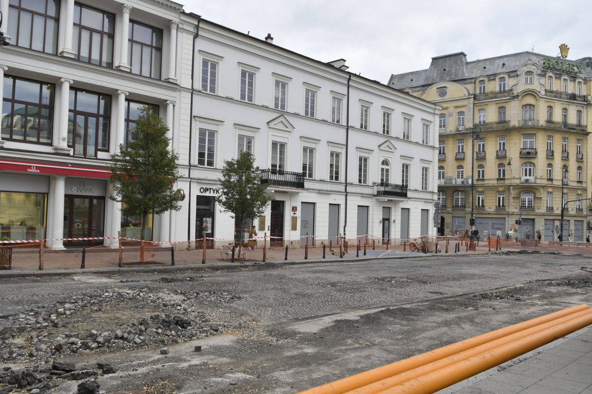 Zaasfaltują Plac Trzech Krzyży żeby go za kilka lat znów rozkopać 