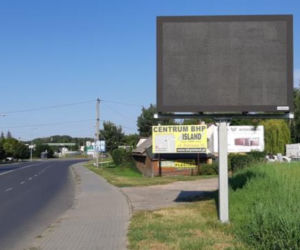 Przydrożne tablice pokazują utrudnienia, wolne parkingi i pogodę