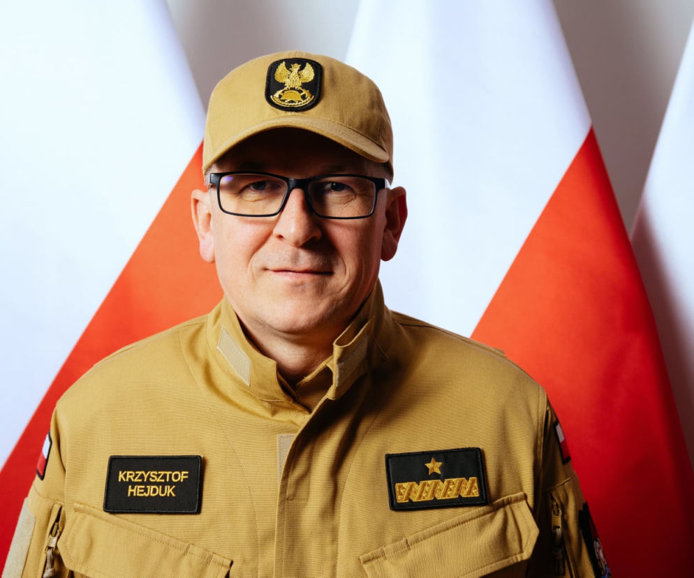 TAK mają teraz wyglądać strażacy! Będą nosić krótkie spodenki
