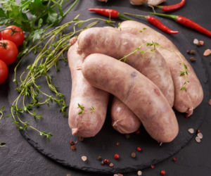 Biała kiełbasa jest sucha po ugotowaniu? Ten prosty trik sprawi, że będzie smakować wyjątkowo