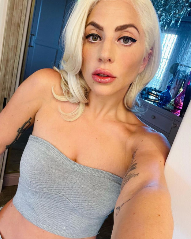 Pilnują sukienek Lady Gagi jak oka w głowie. Drogocenna szafa artystki