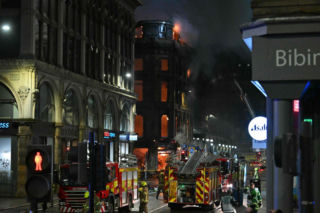 W. Brytania/ W wyniku pożaru zawalił się budynek obok dworca centralnego w Glasgow