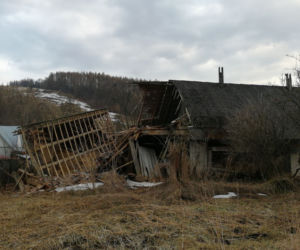 Wierchomla Wielka. Budynek gospodarczy RUNĄŁ w jednej chwili. Widok, jak po trzęsieniu ziemi