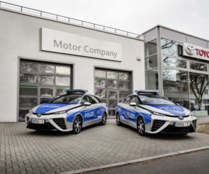 Toyota Mirai policyjnym radiowozem 