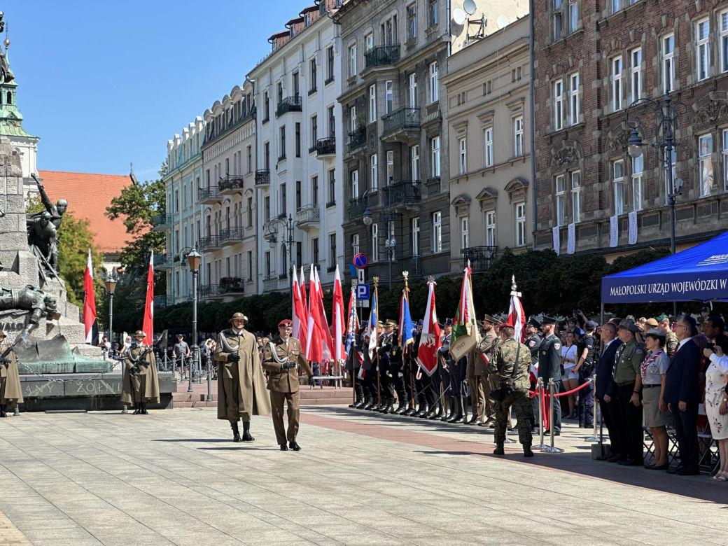 Święto Wojska Polskiego 2023 w Krakowie. Uroczystości na placu Jana Matejki