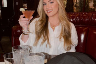 38-letnia babcia robi furorę w sieci. Wygląda jak bliźniaczka swojej 20-letniej córki