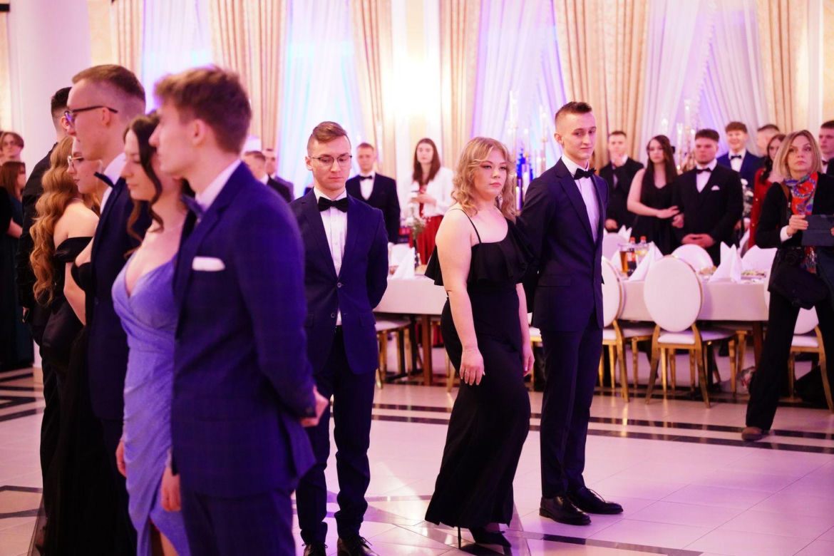 Uczniowie ZSP nr 6 w Siedlcach bawili się na studniówce. Zobacz zdjęcia!