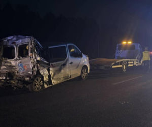 Dramat na DK78! Dwie ciężarówki zmiażdżyły osobówkę. Są ofiary śmiertelne. Kawałek dalej samochodowy karambol